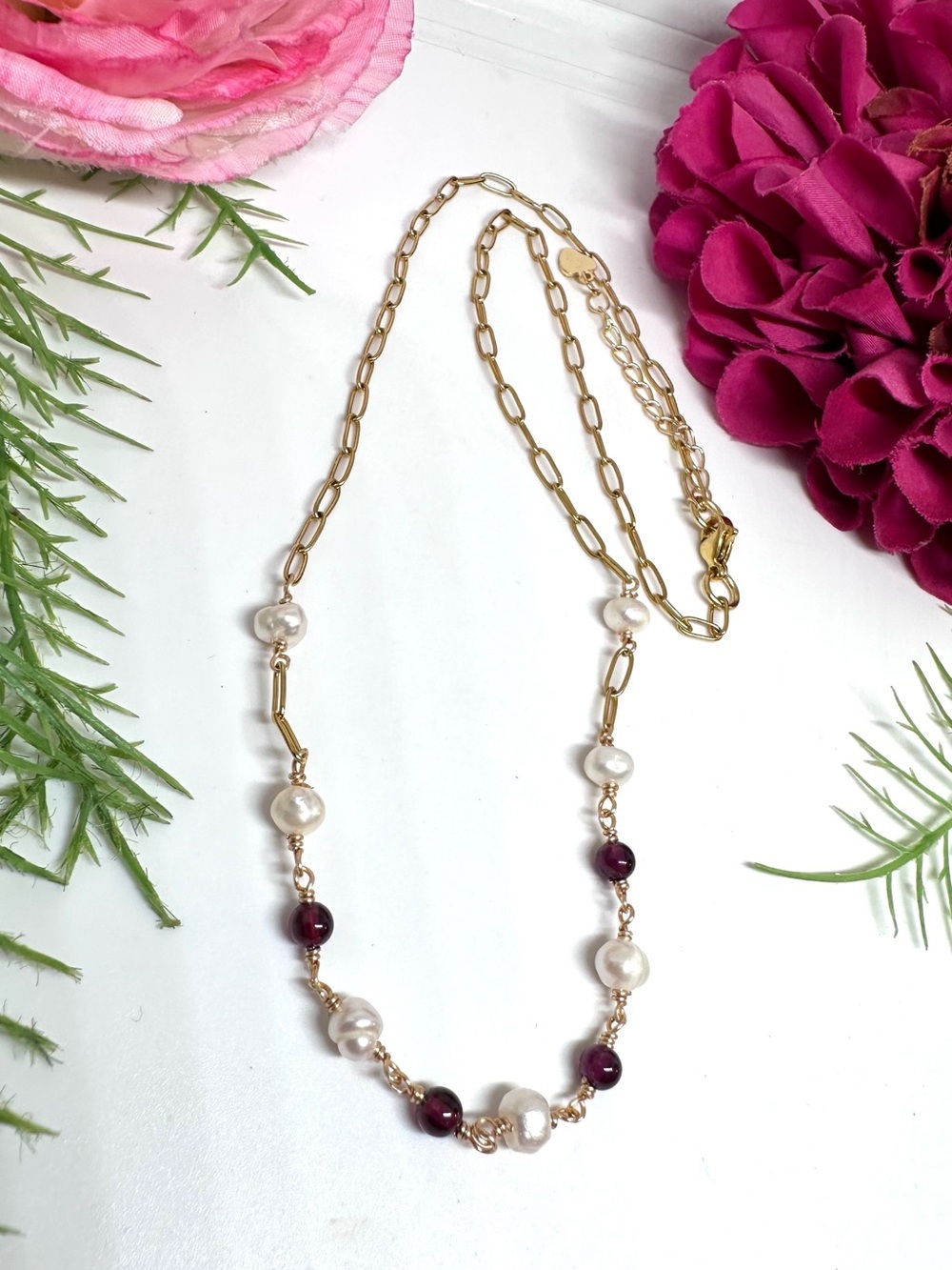 NEW⚜️Garnet & Freshwater Pearl Beaded Necklace - Picture 3 of 5